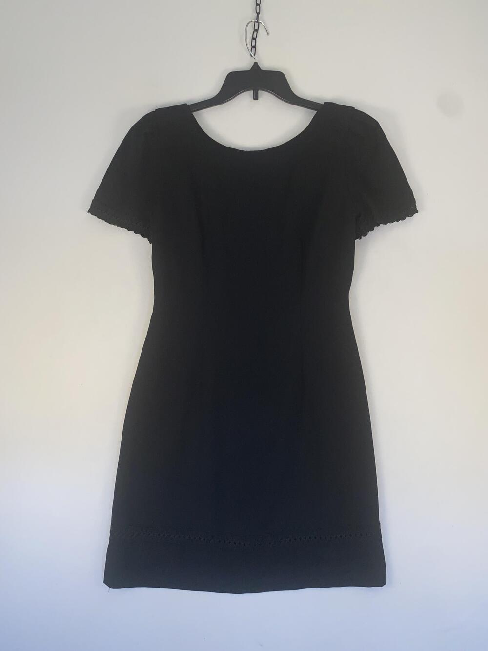 Donna Morgan Dress Womens 8 Black Short Sleeve Button Back Sheath Lined Trim